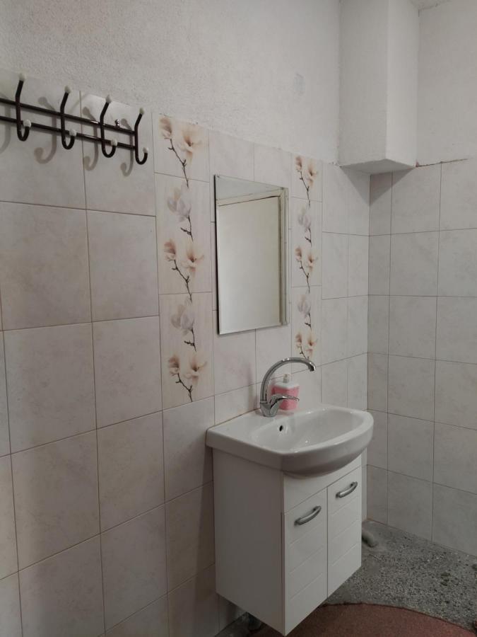 Guest House Proynovi Kalofer Ngoại thất bức ảnh