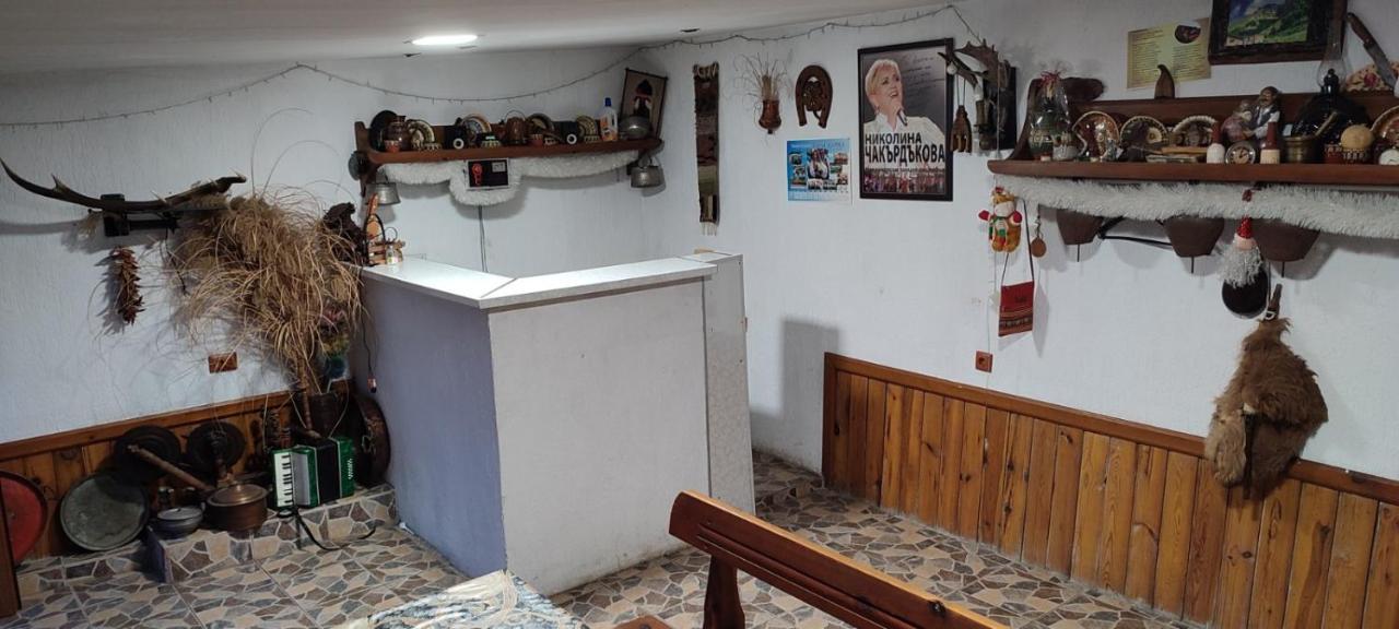 Guest House Proynovi Kalofer Ngoại thất bức ảnh