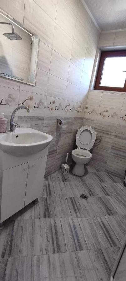 Guest House Proynovi Kalofer Ngoại thất bức ảnh
