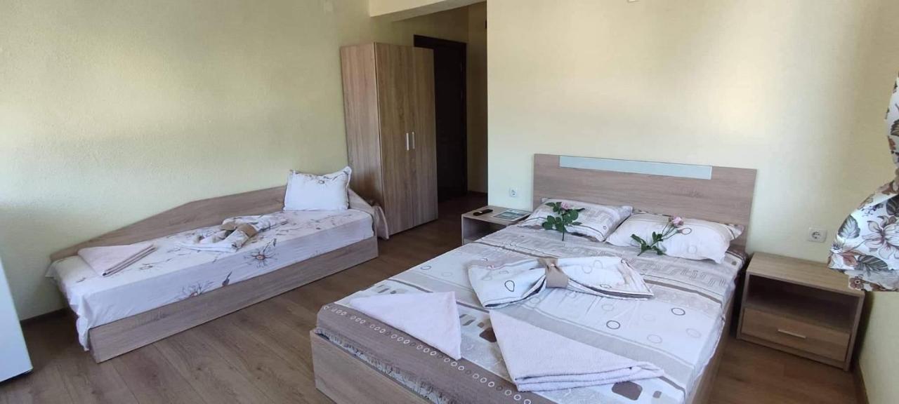 Guest House Proynovi Kalofer Ngoại thất bức ảnh